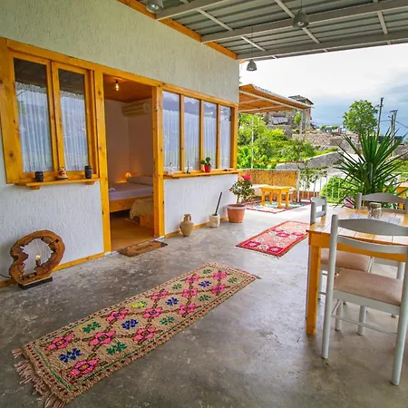 Tearra بيت ضيافة Gjirokastër