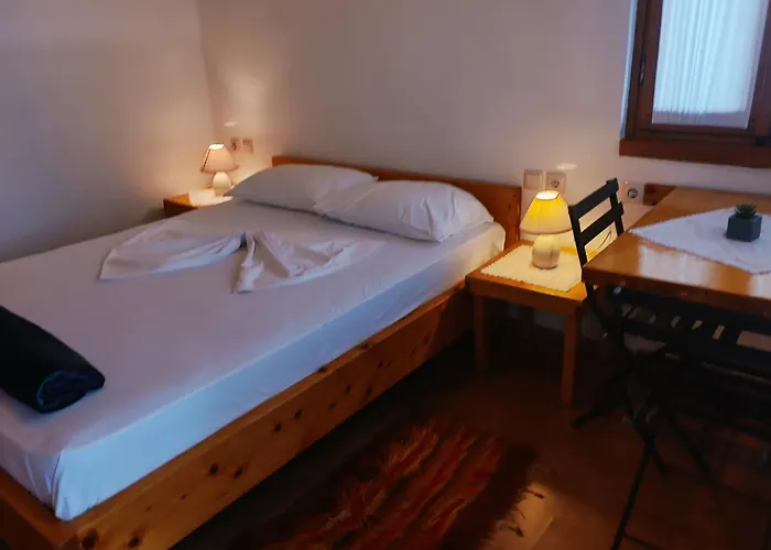 Tearra Konukevi Gjirokastër
