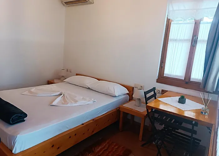 Tearra Konukevi Gjirokastër