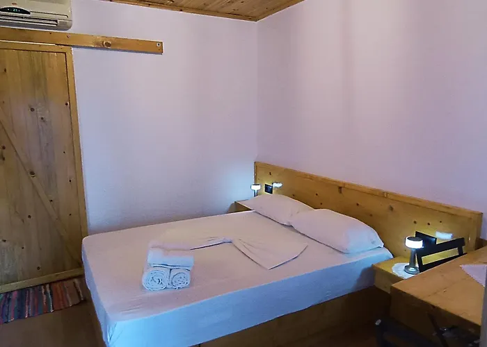 Tearra Konukevi Gjirokastër