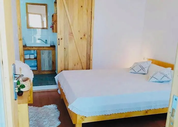 Tearra Konukevi 4*